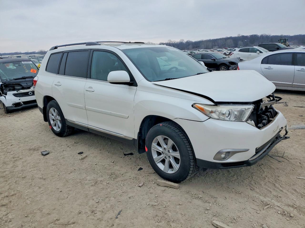 2013 TOYOTA HIGHLANDER BASE photo 4