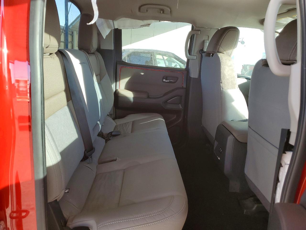 2024 NISSAN FRONTIER SV photo 10