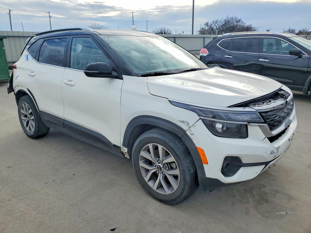 2021 KIA SELTOS S photo 4
