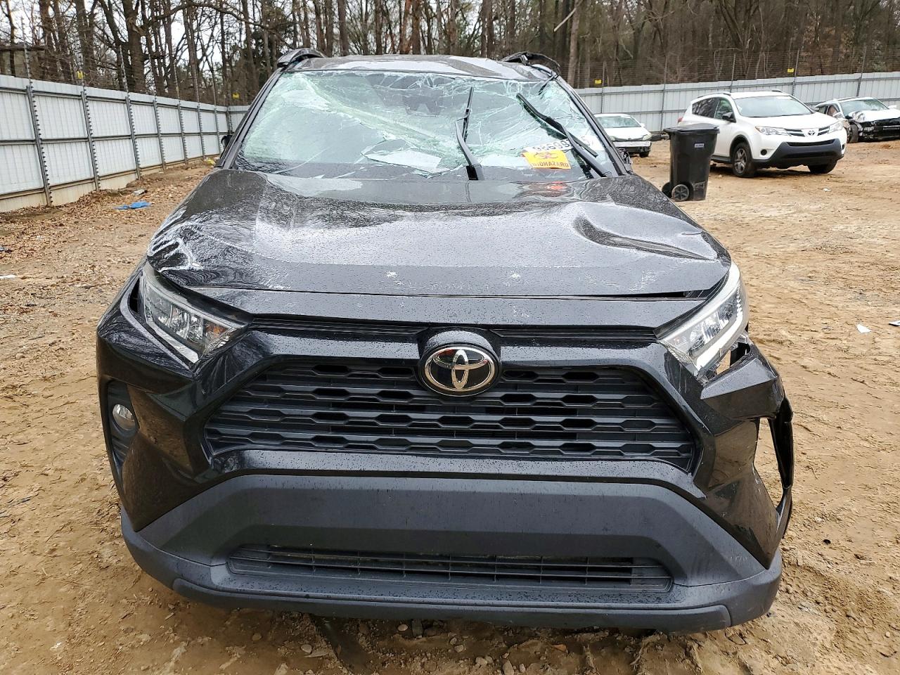 2021 TOYOTA RAV4 XLE photo 5