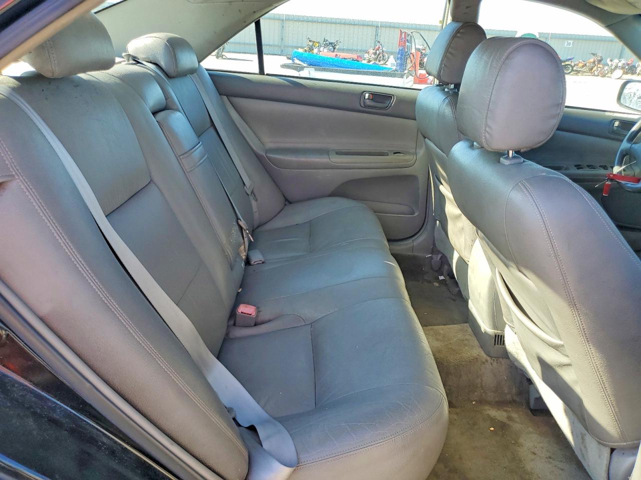 2004 TOYOTA CAMRY LE photo 10