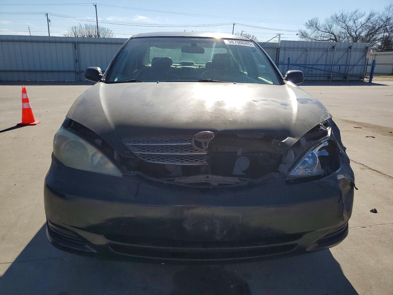 2004 TOYOTA CAMRY LE photo 5
