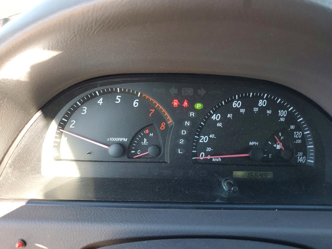 2004 TOYOTA CAMRY LE photo 9