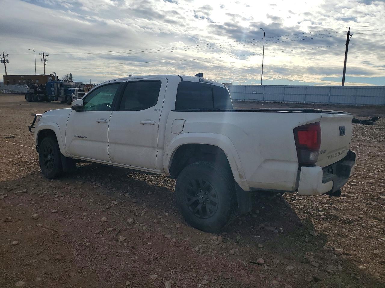 2022 TOYOTA TACOMA DOUBLE CAB photo 2