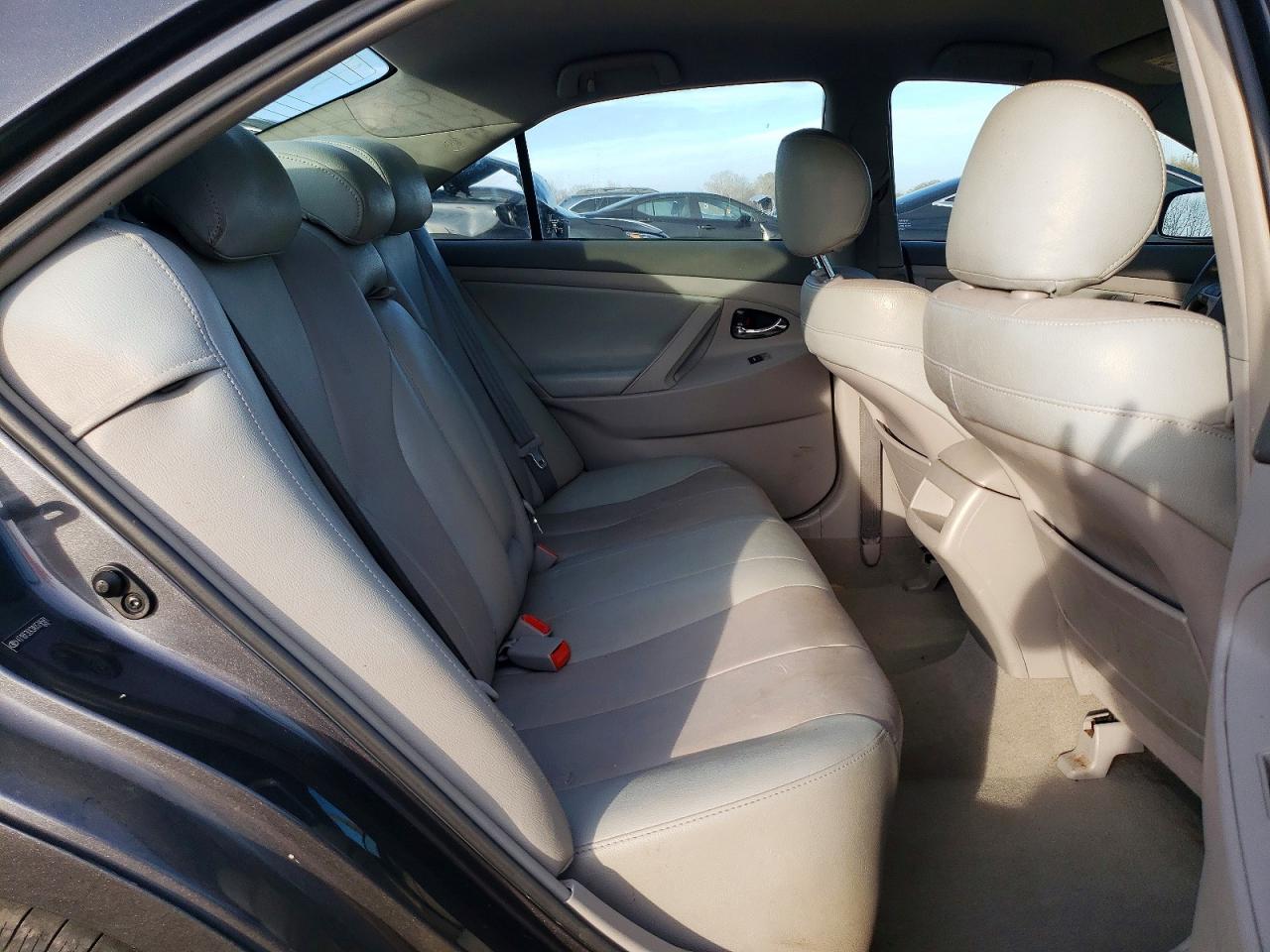 2010 TOYOTA CAMRY BASE photo 10
