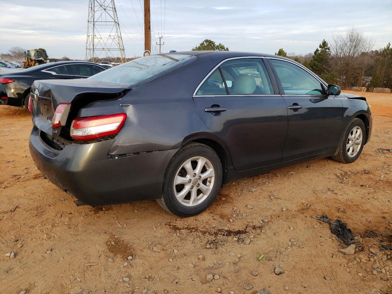 2010 TOYOTA CAMRY BASE photo 3