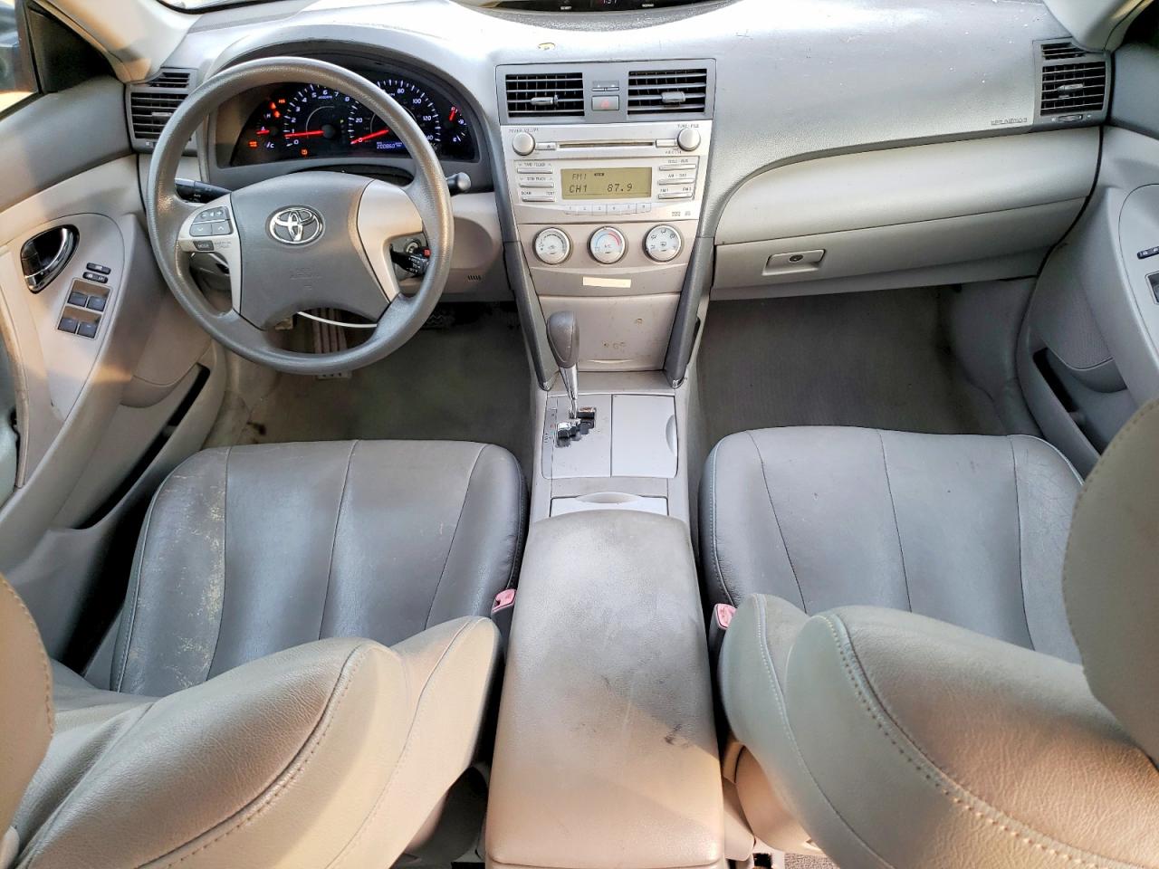 2010 TOYOTA CAMRY BASE photo 8