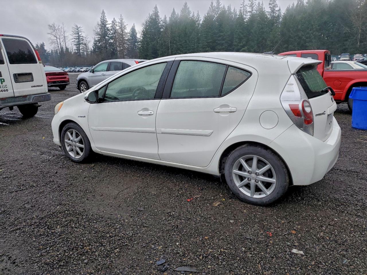 2013 TOYOTA PRIUS C photo 2