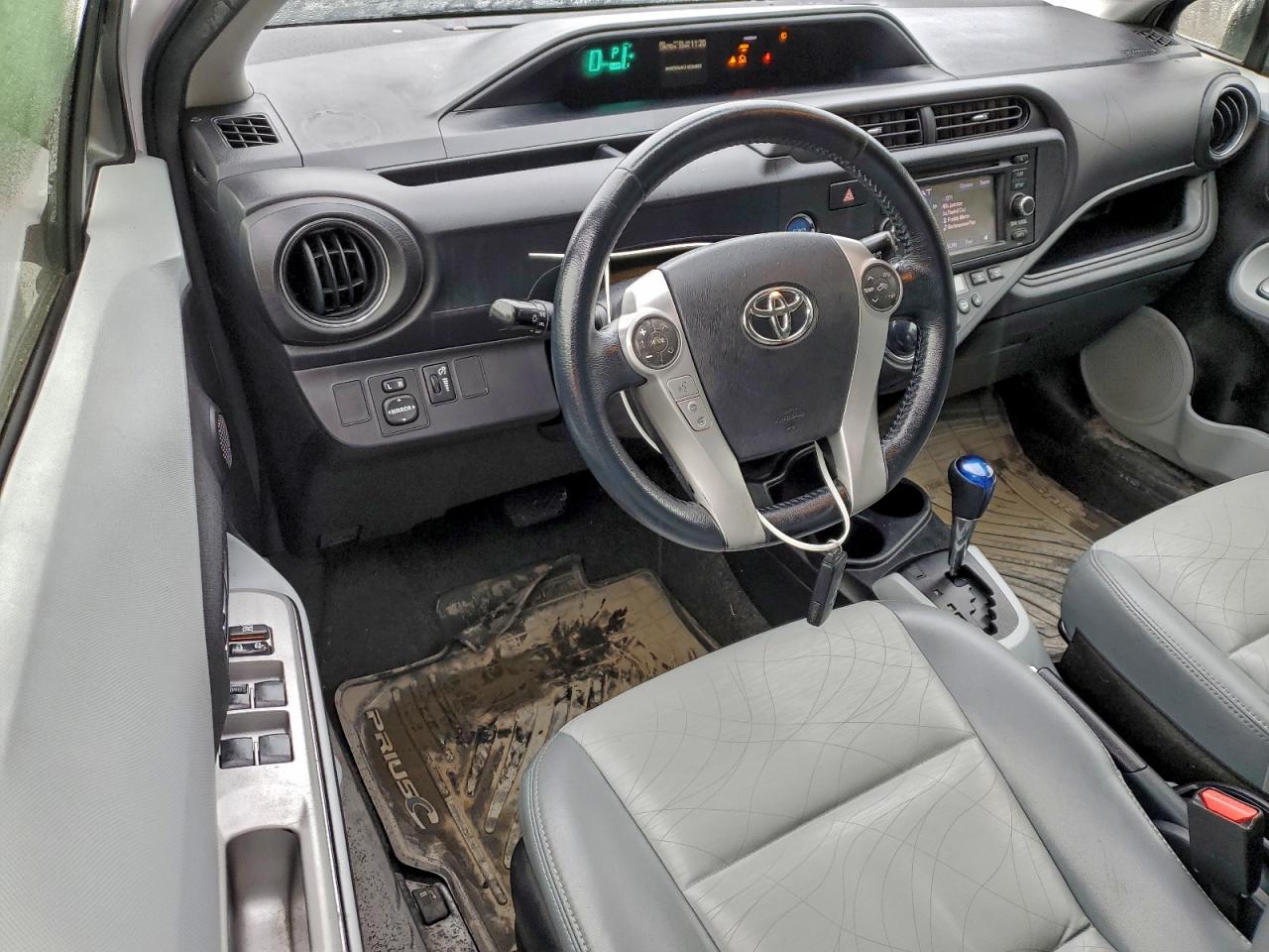 2013 TOYOTA PRIUS C photo 8
