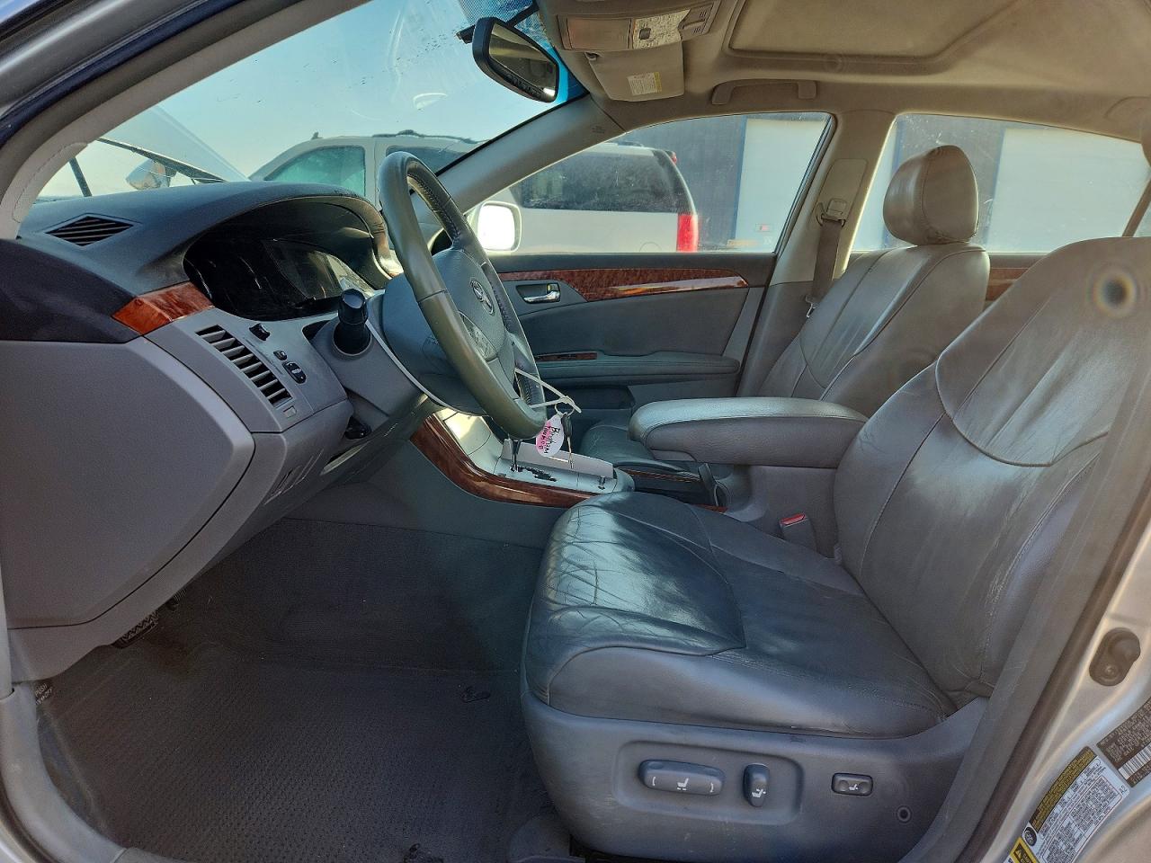 2005 TOYOTA AVALON XL photo 7