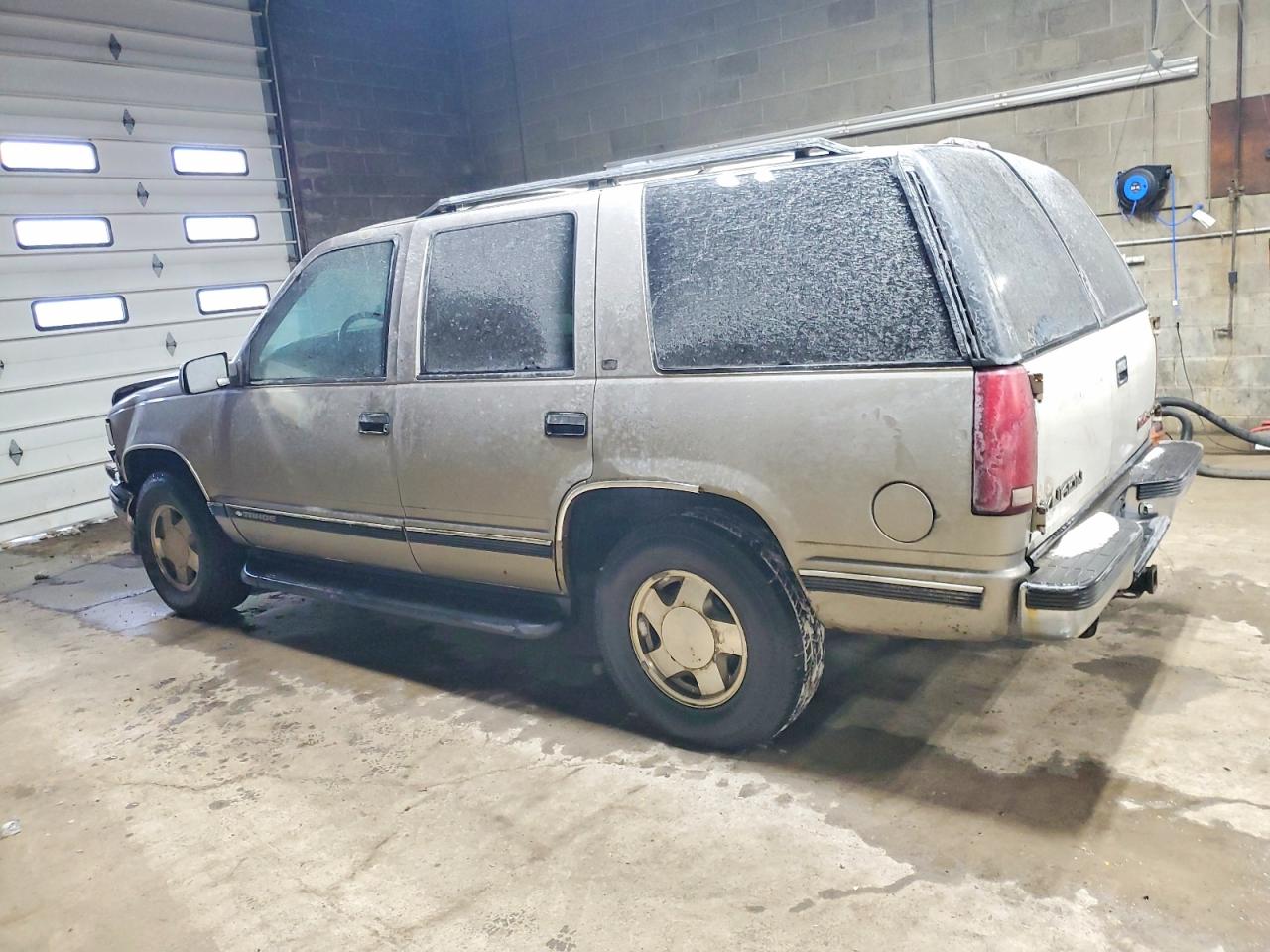 1999 CHEVROLET TAHOE K1500 photo 2
