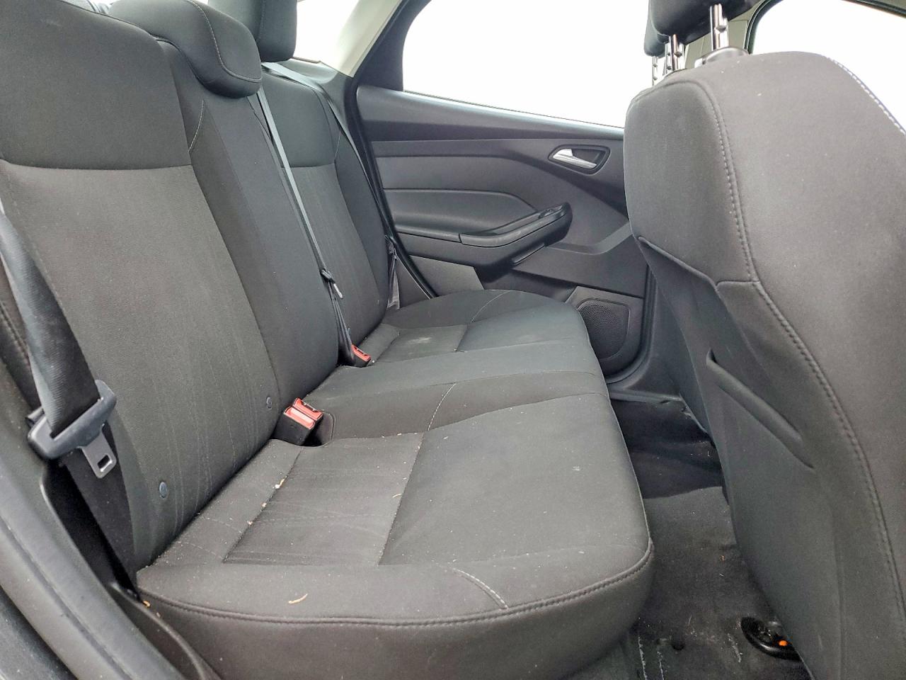 2018 FORD FOCUS SE photo 10