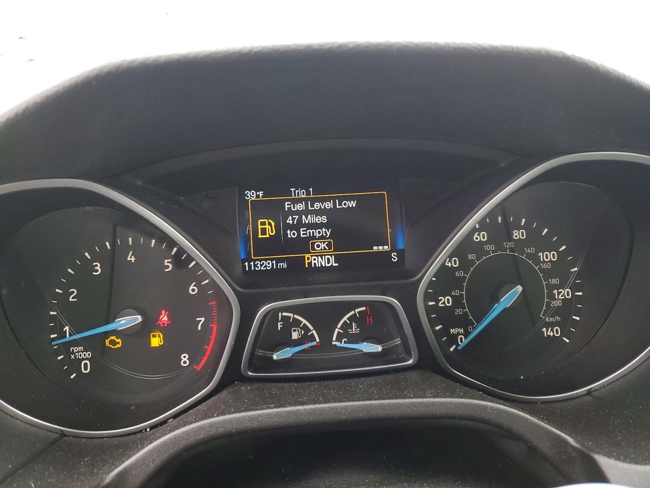 2018 FORD FOCUS SE photo 9