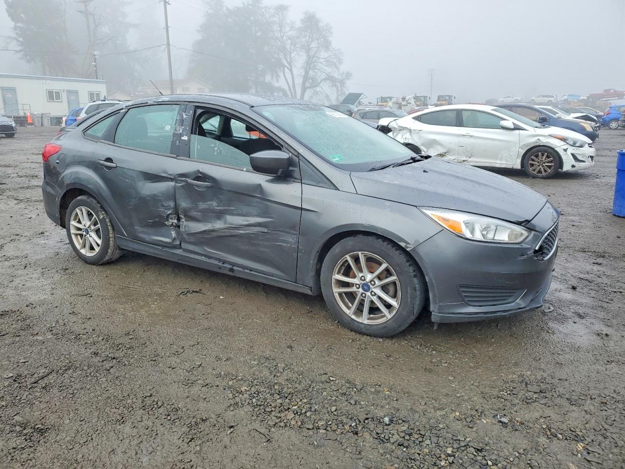 2018 FORD FOCUS SE photo 4