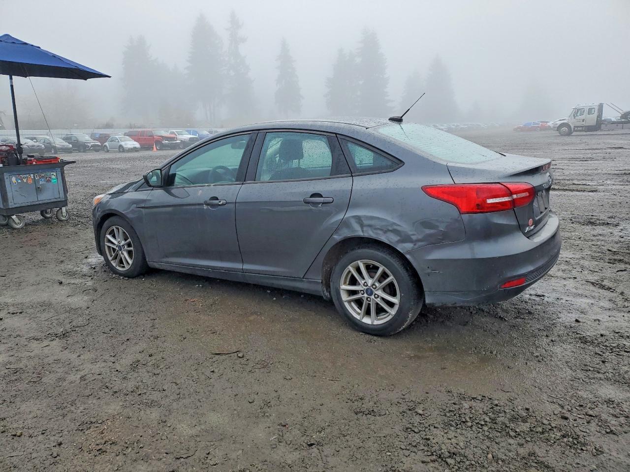 2018 FORD FOCUS SE photo 2