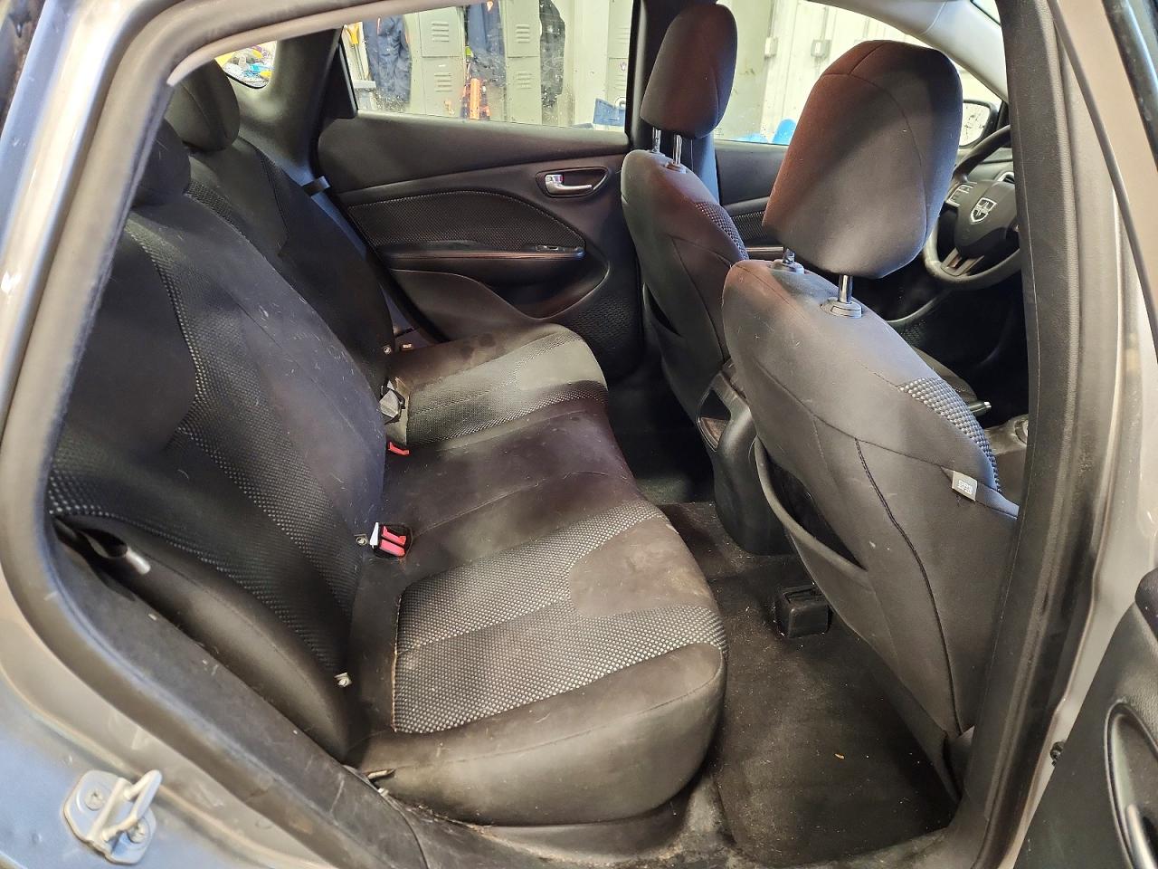 2015 DODGE DART SE photo 10