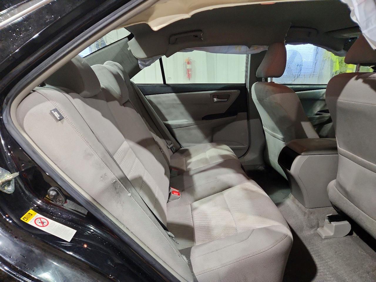 2017 TOYOTA CAMRY LE photo 10