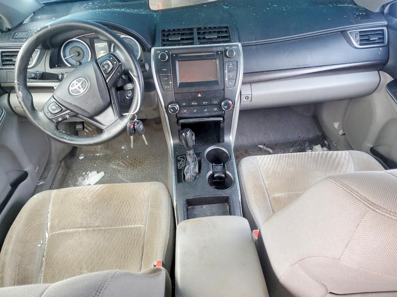 2017 TOYOTA CAMRY LE photo 8