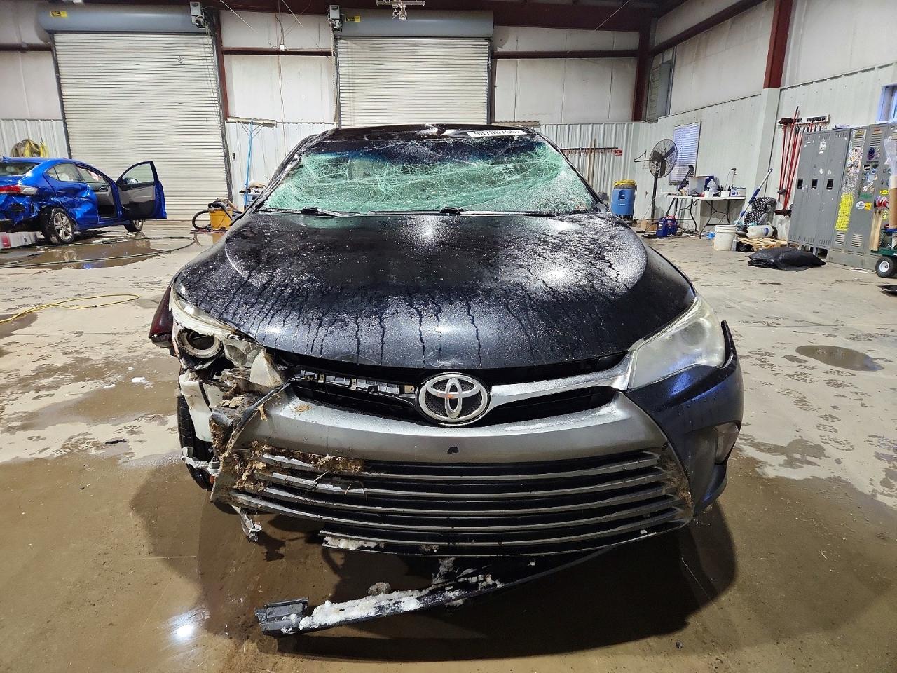 2017 TOYOTA CAMRY LE photo 5