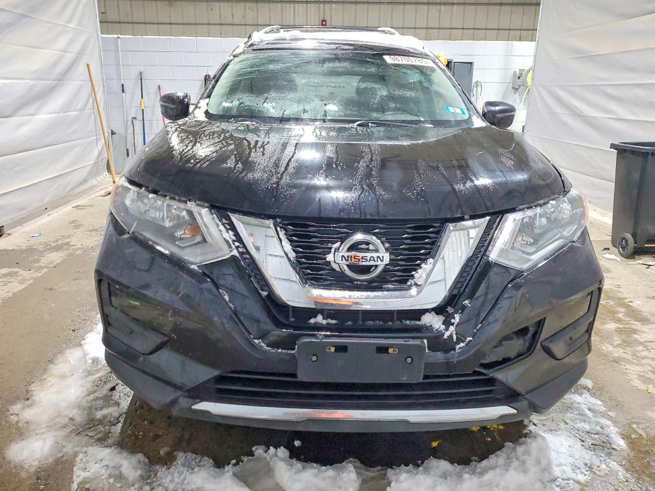 2017 NISSAN ROGUE SV photo 5