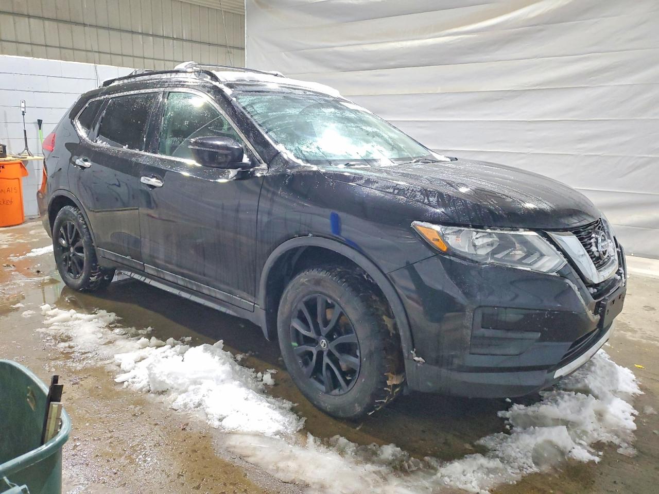 2017 NISSAN ROGUE SV photo 4