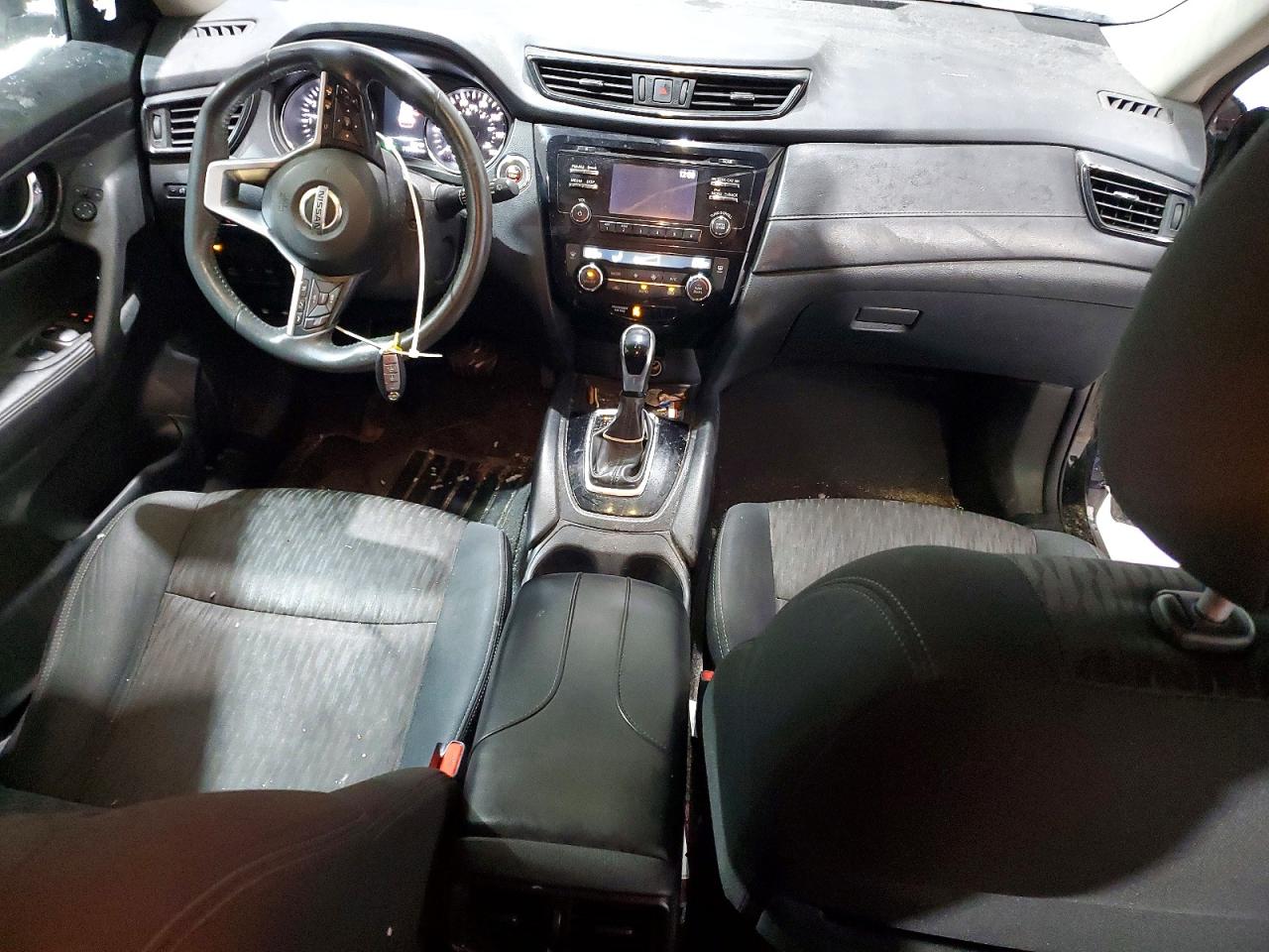 2017 NISSAN ROGUE SV photo 8