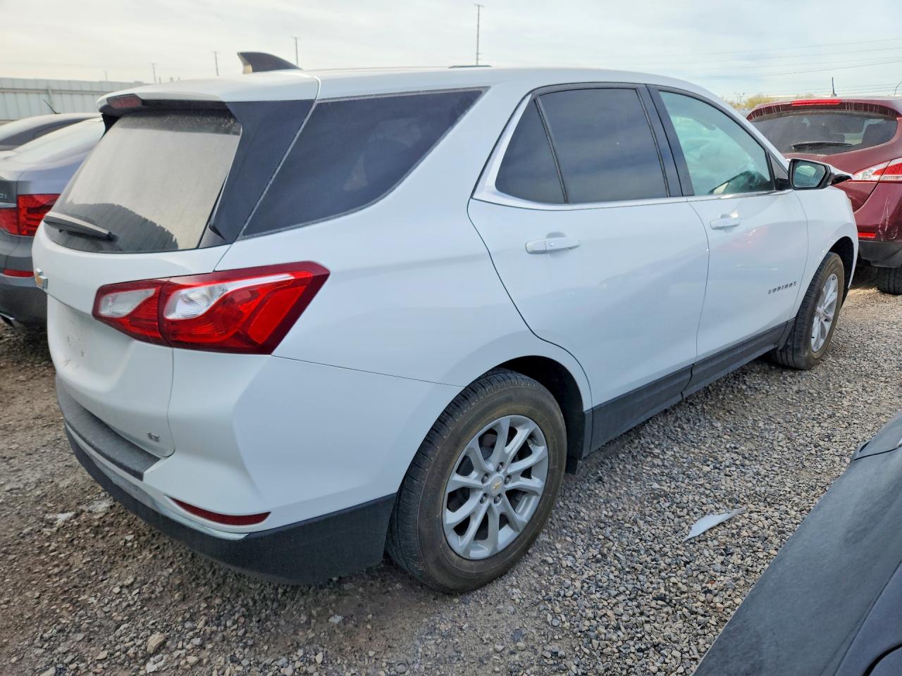 2019 CHEVROLET EQUINOX LT photo 3