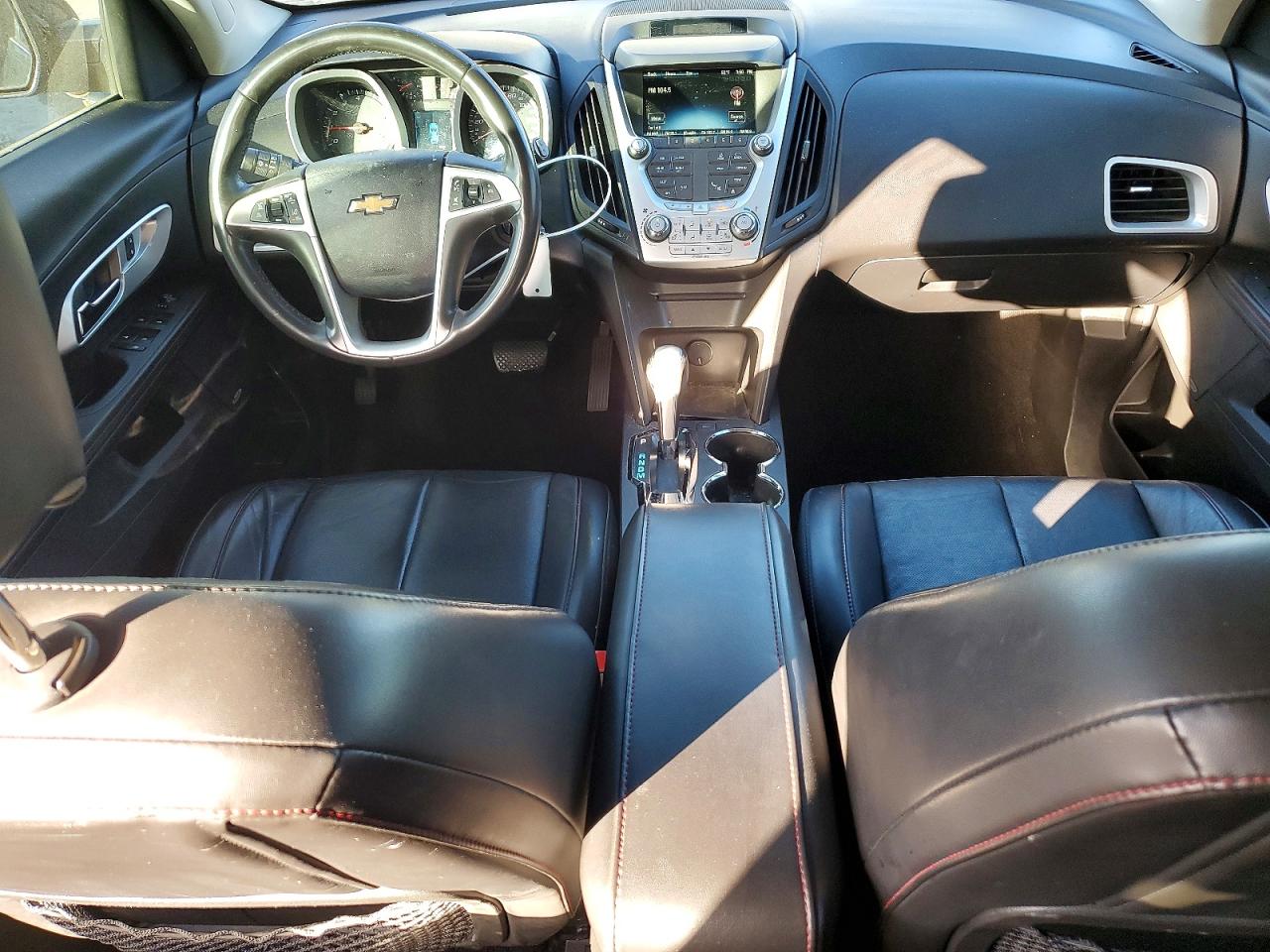 2015 CHEVROLET EQUINOX LT photo 8
