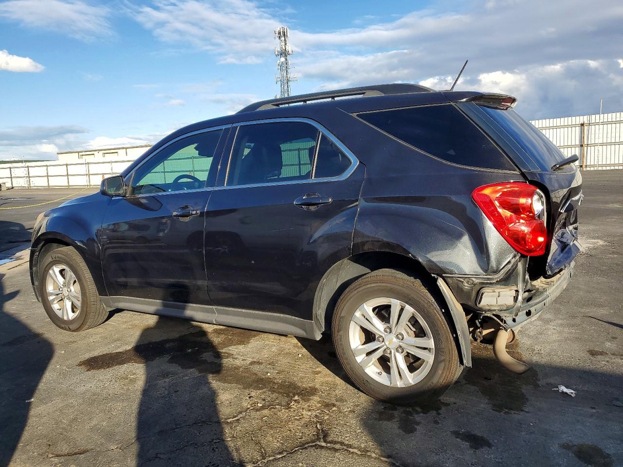 2015 CHEVROLET EQUINOX LT photo 2