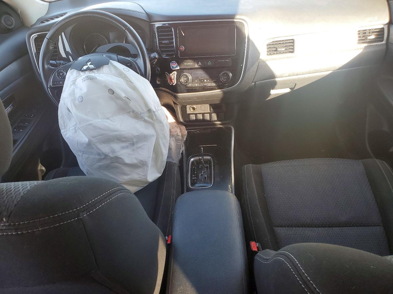 2017 MITSUBISHI OUTLANDER SE photo 8