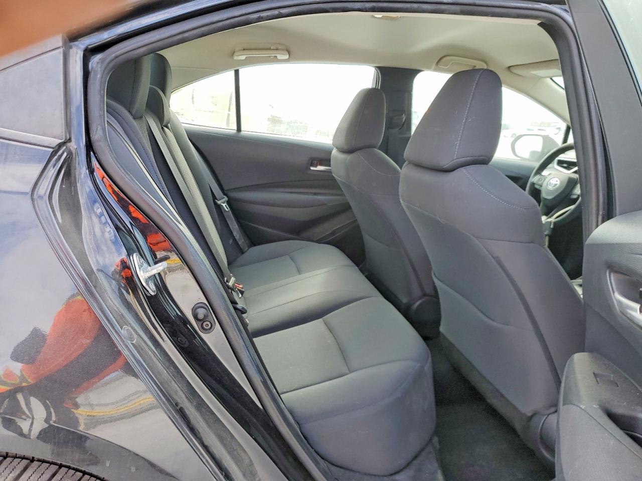 2020 TOYOTA COROLLA LE photo 10