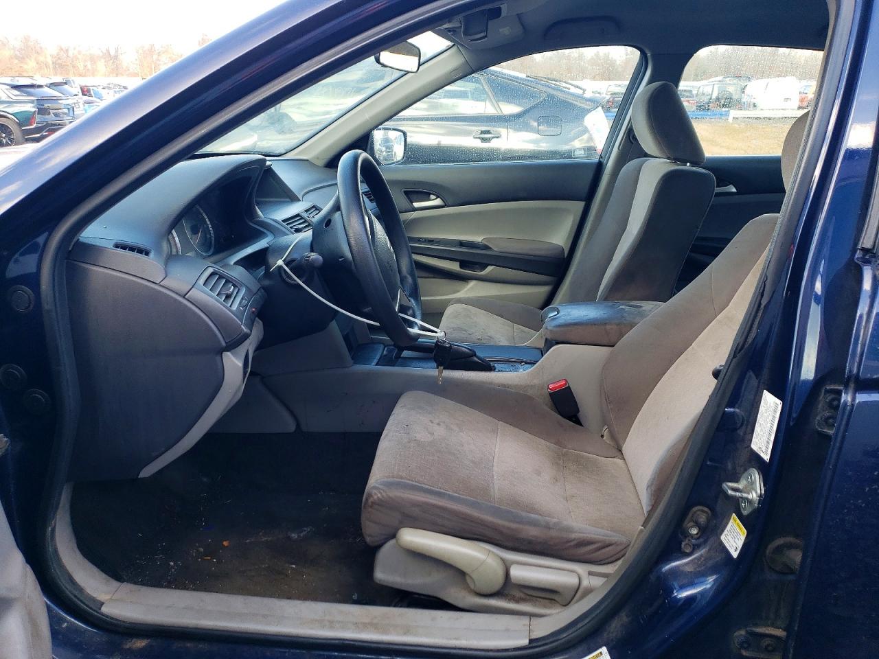 2010 HONDA ACCORD LX photo 7