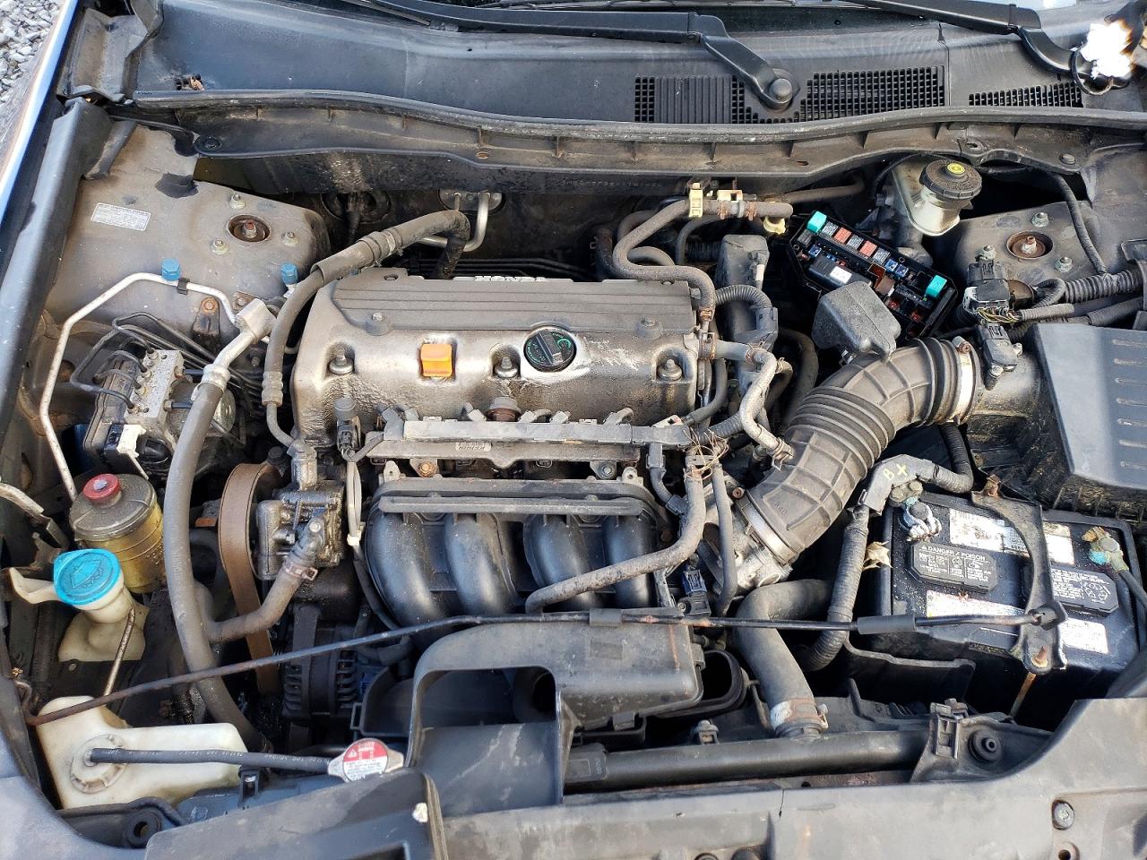 2010 HONDA ACCORD LX photo 11