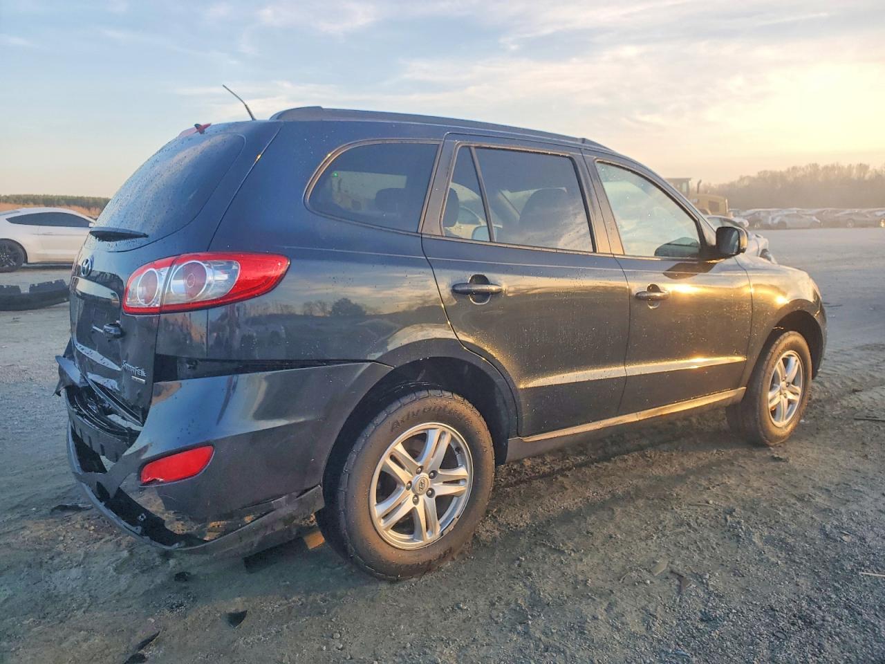 2010 HYUNDAI SANTA FE GLS photo 3