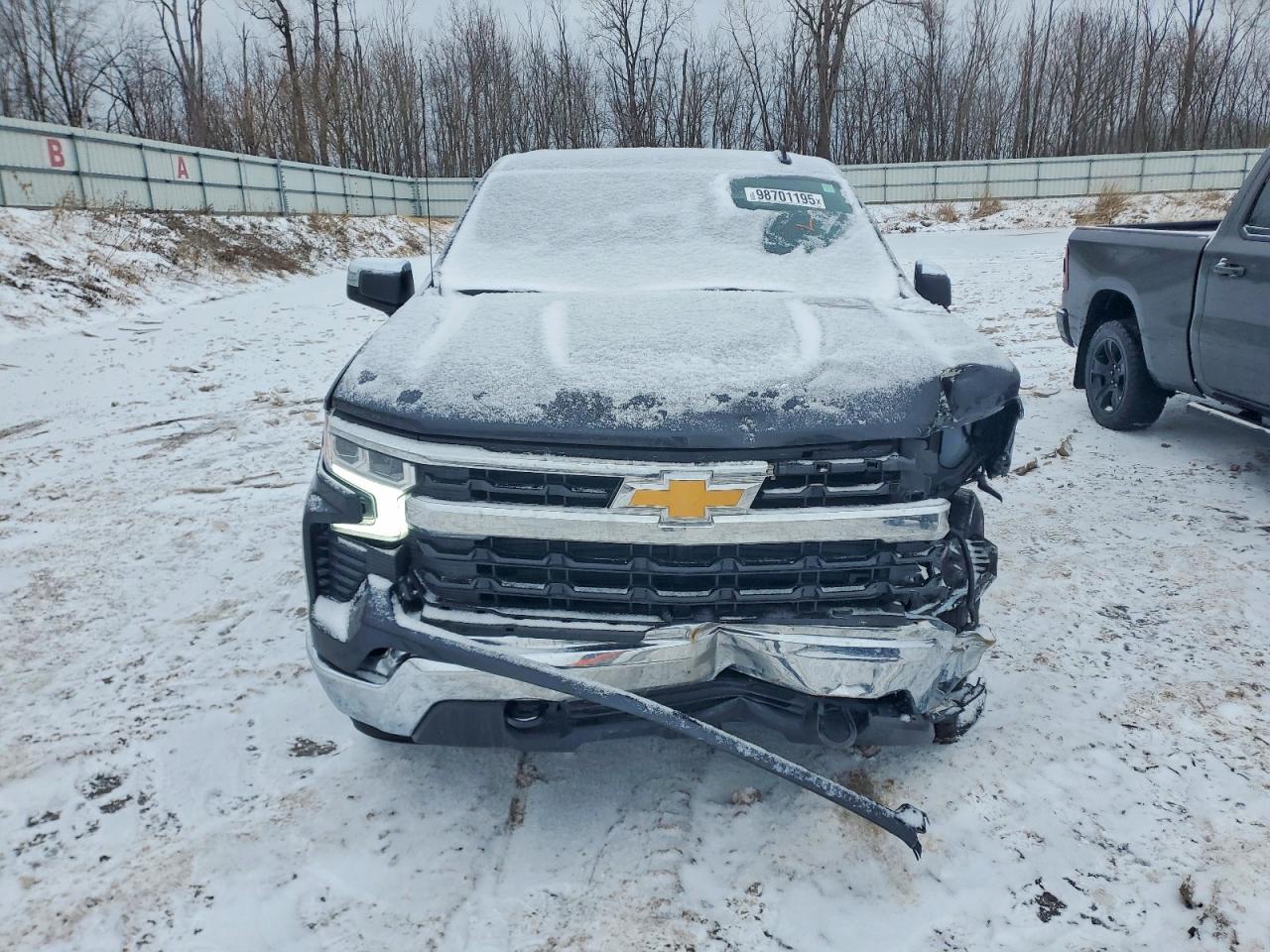 2024 CHEVROLET SILVERADO K1500 LT-L photo 5
