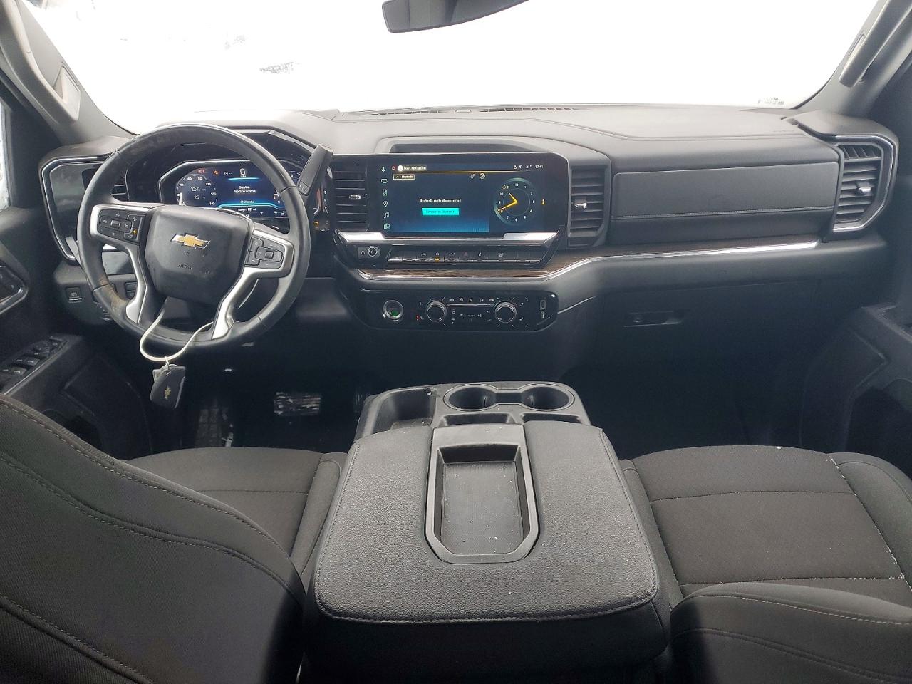 2024 CHEVROLET SILVERADO K1500 LT-L photo 8