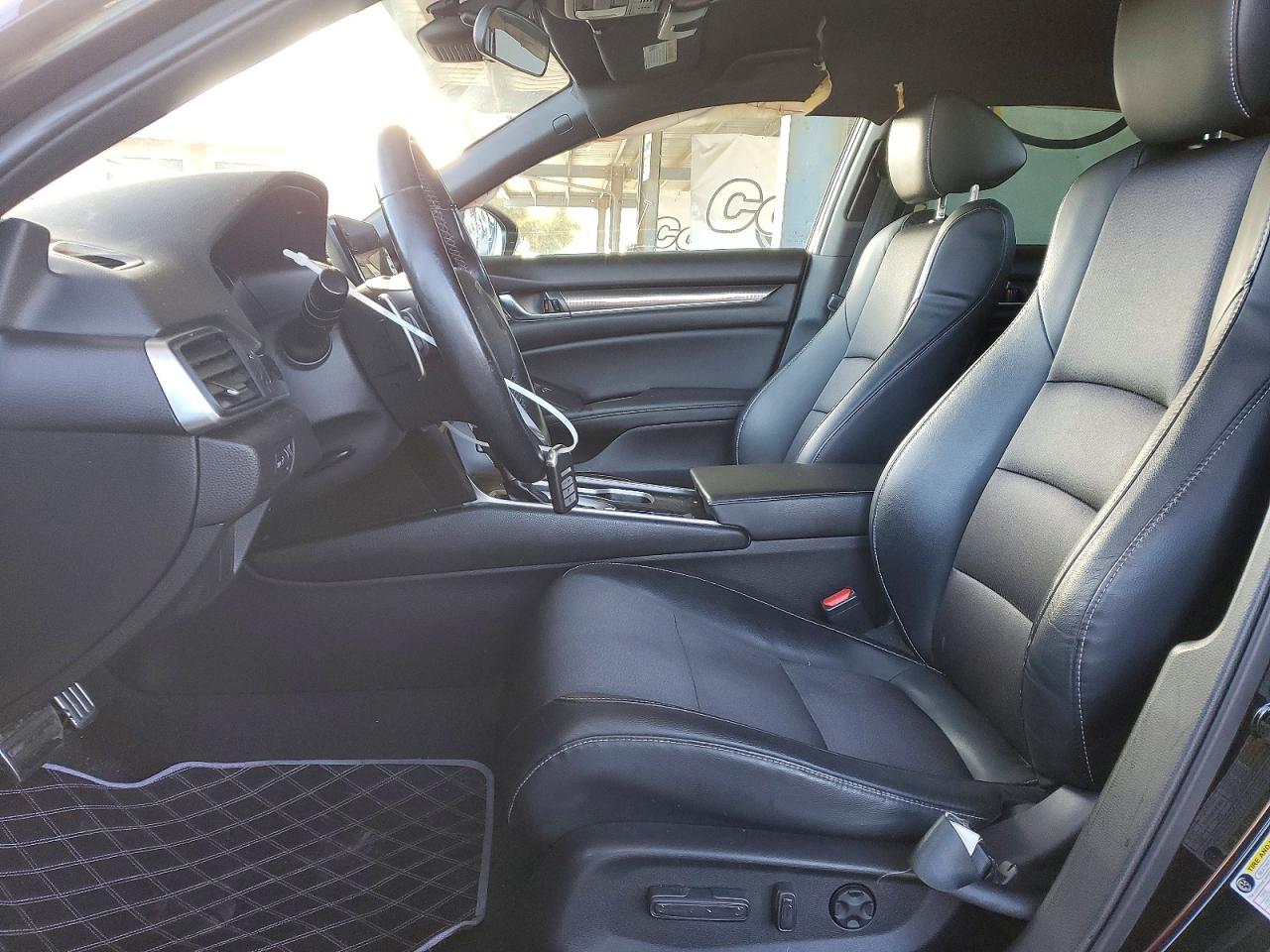 2018 HONDA ACCORD SPORT photo 7