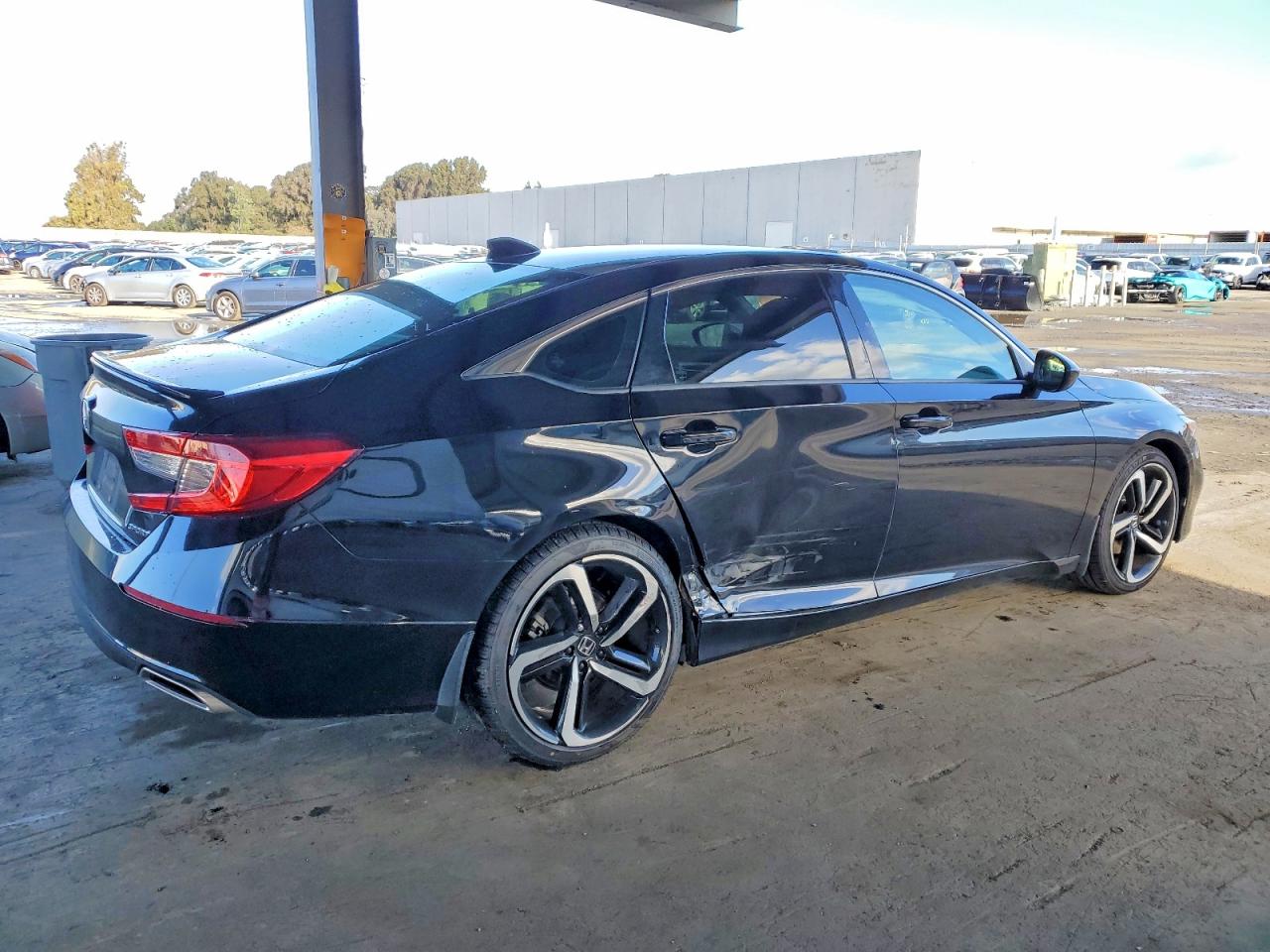 2018 HONDA ACCORD SPORT photo 3