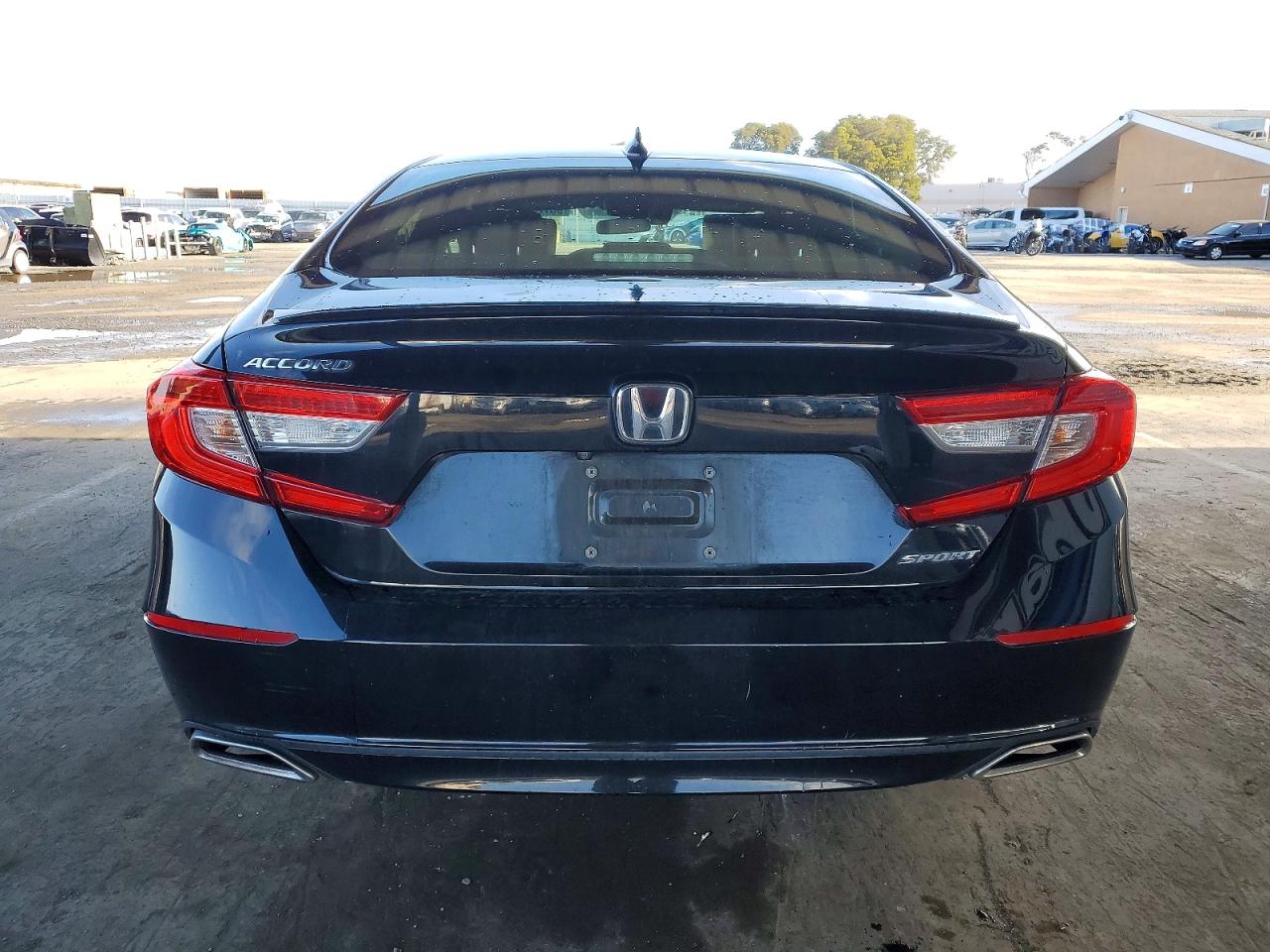 2018 HONDA ACCORD SPORT photo 6