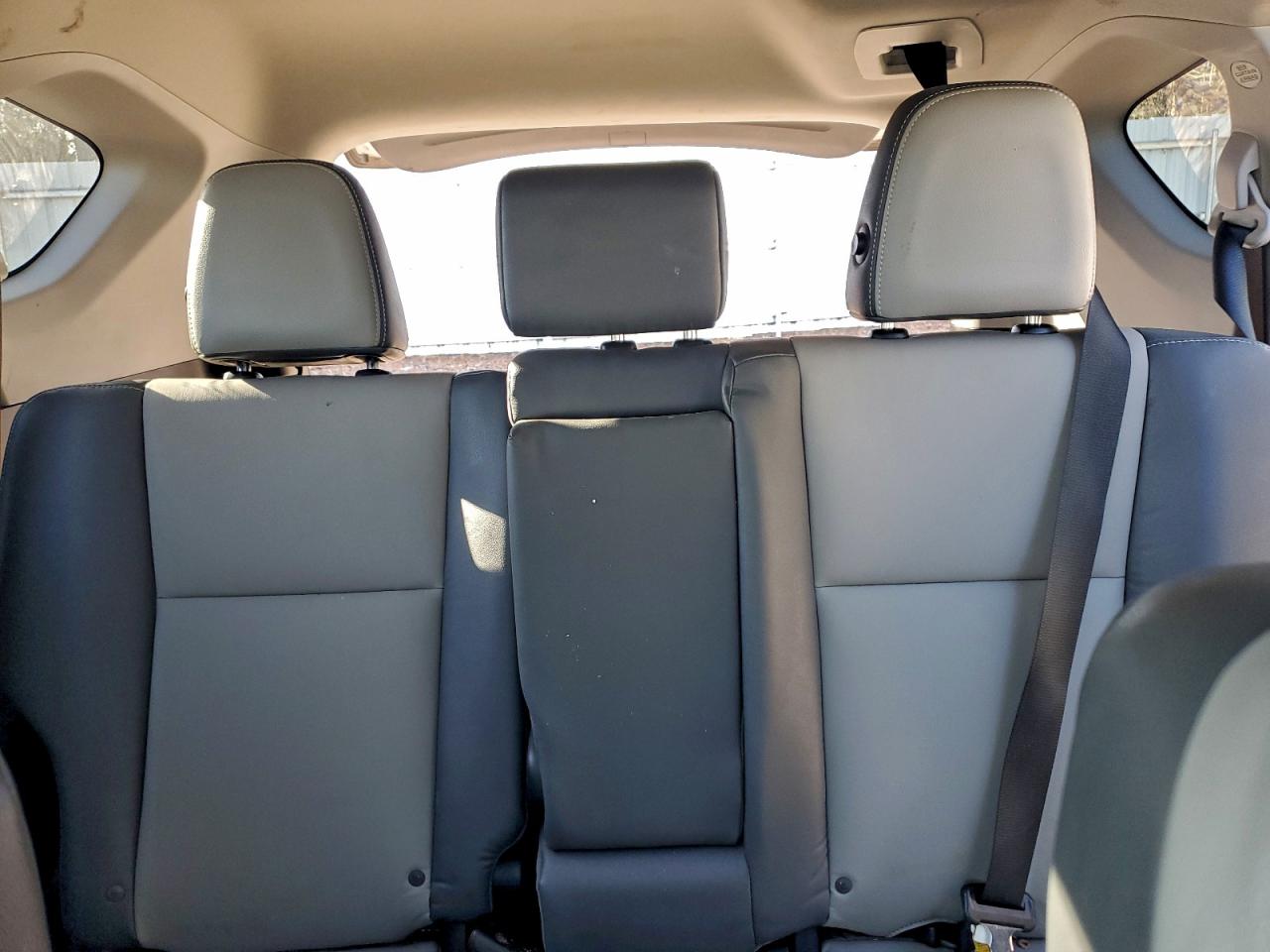2015 TOYOTA RAV4 LIMITED photo 10