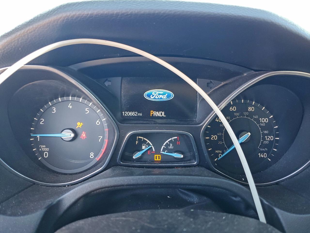 2015 FORD FOCUS SE photo 9