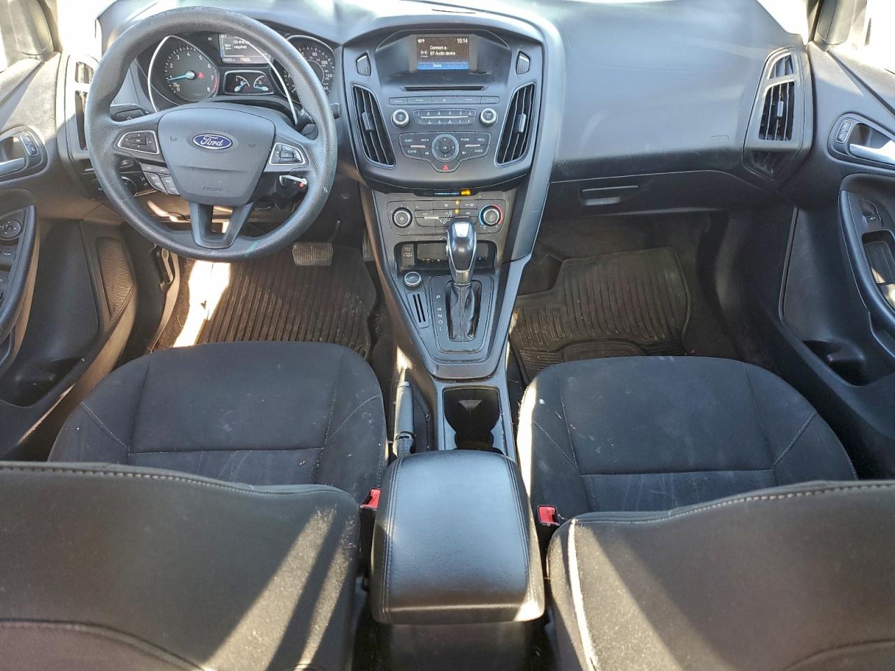 2015 FORD FOCUS SE photo 8