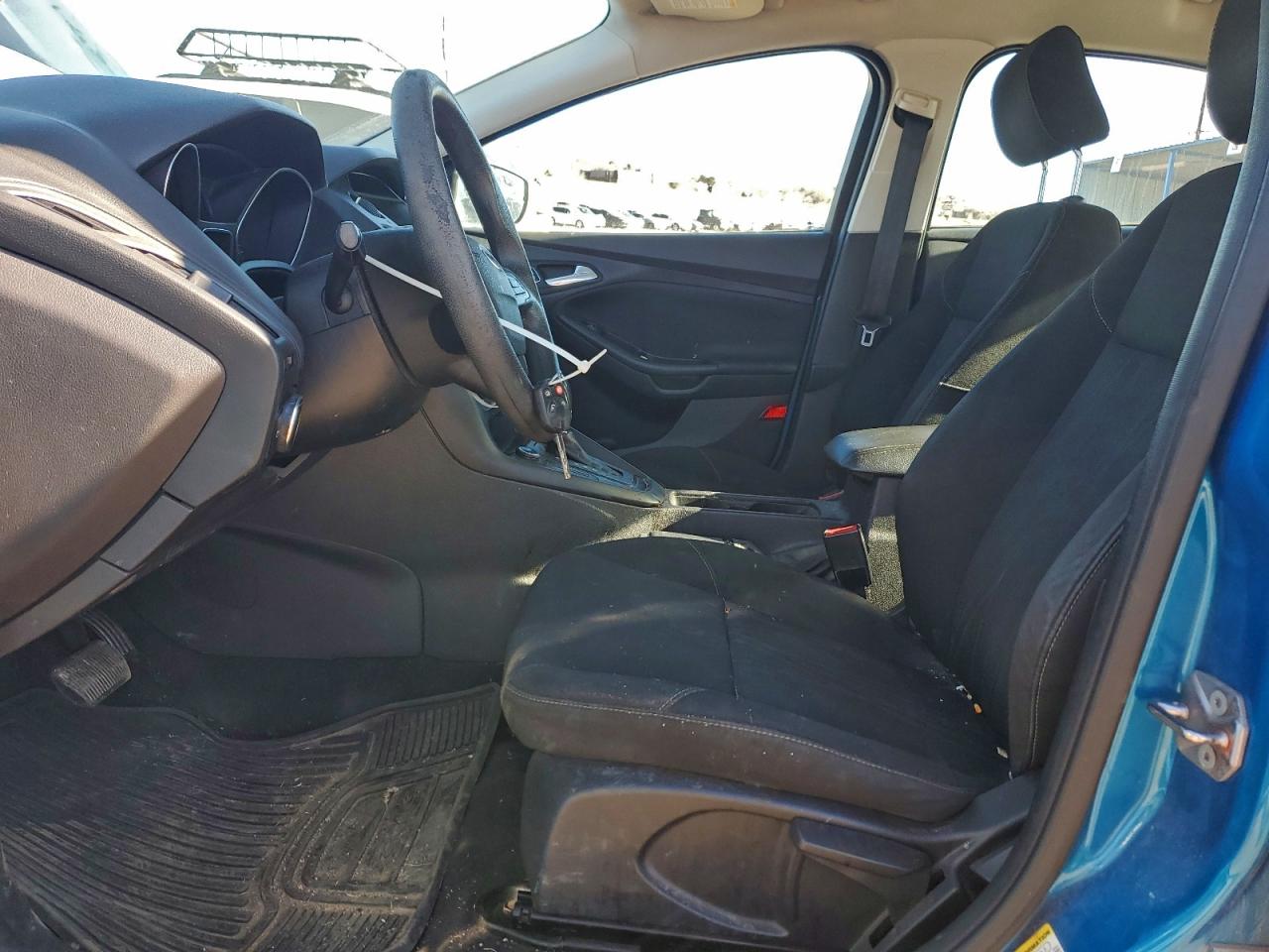 2015 FORD FOCUS SE photo 7
