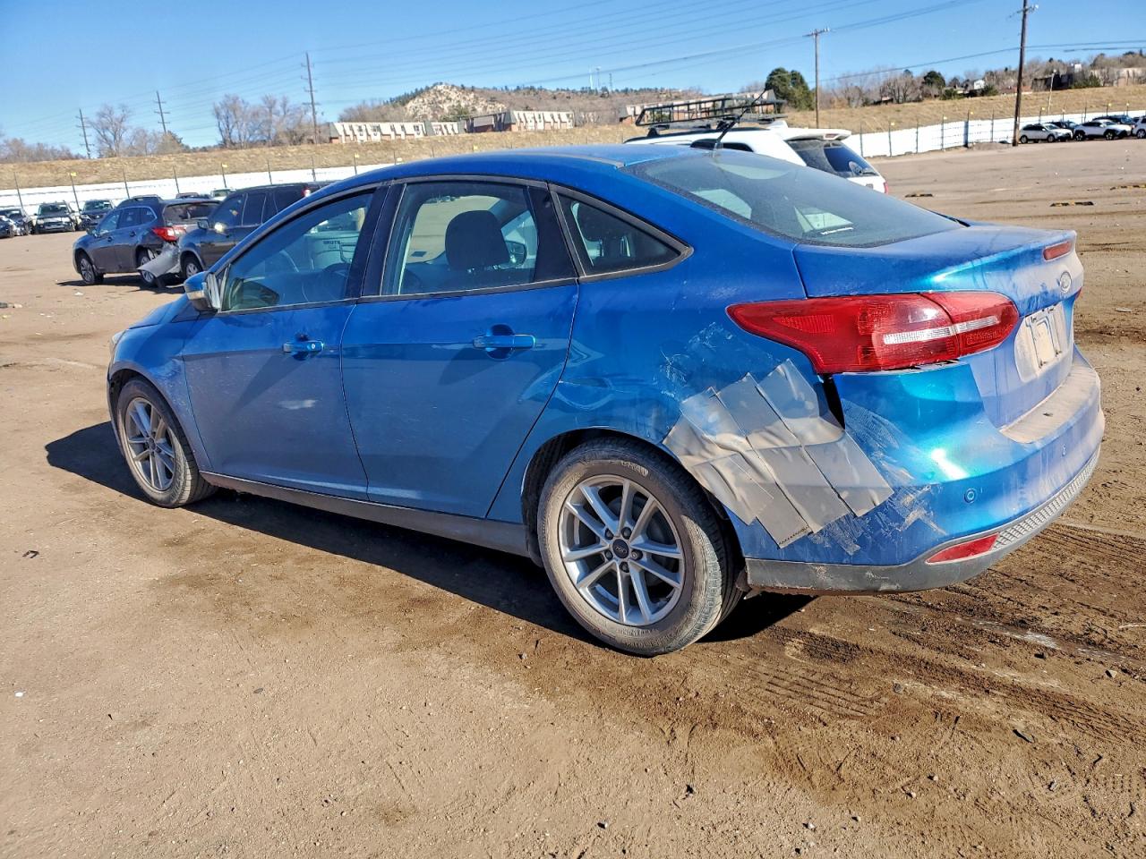 2015 FORD FOCUS SE photo 2