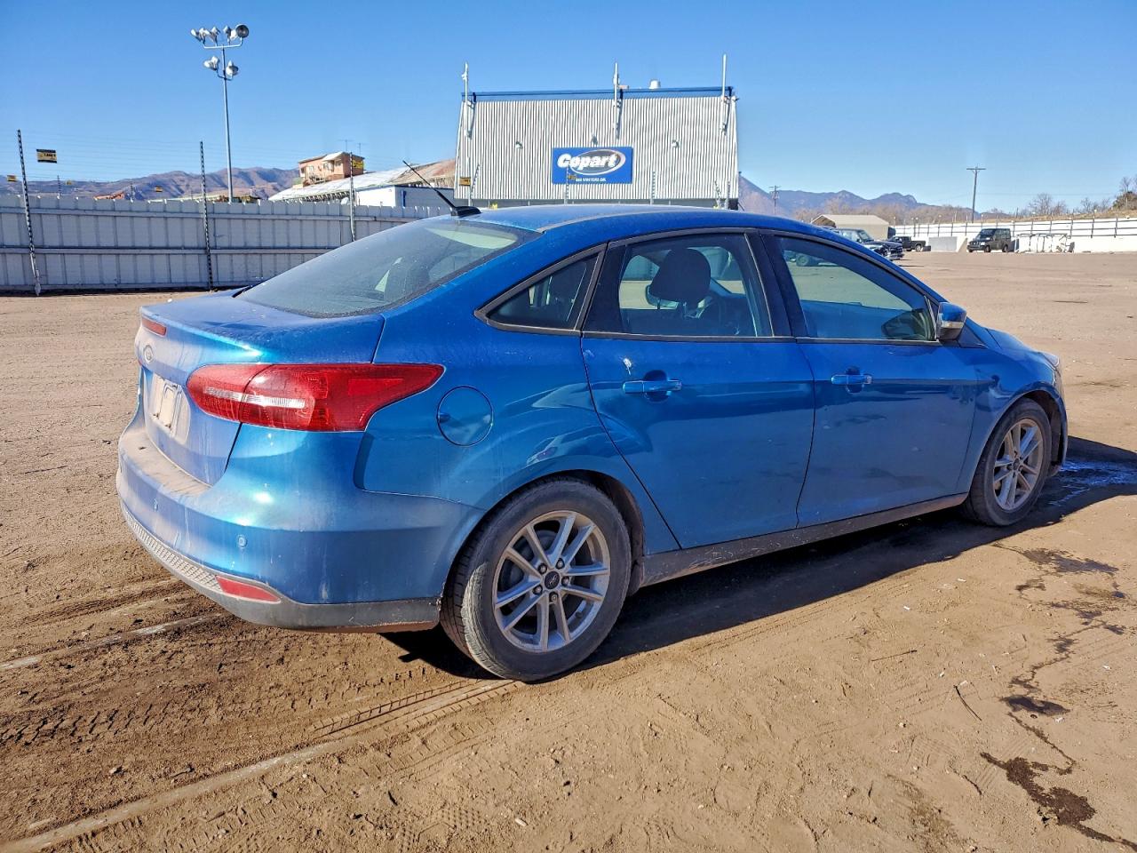 2015 FORD FOCUS SE photo 3