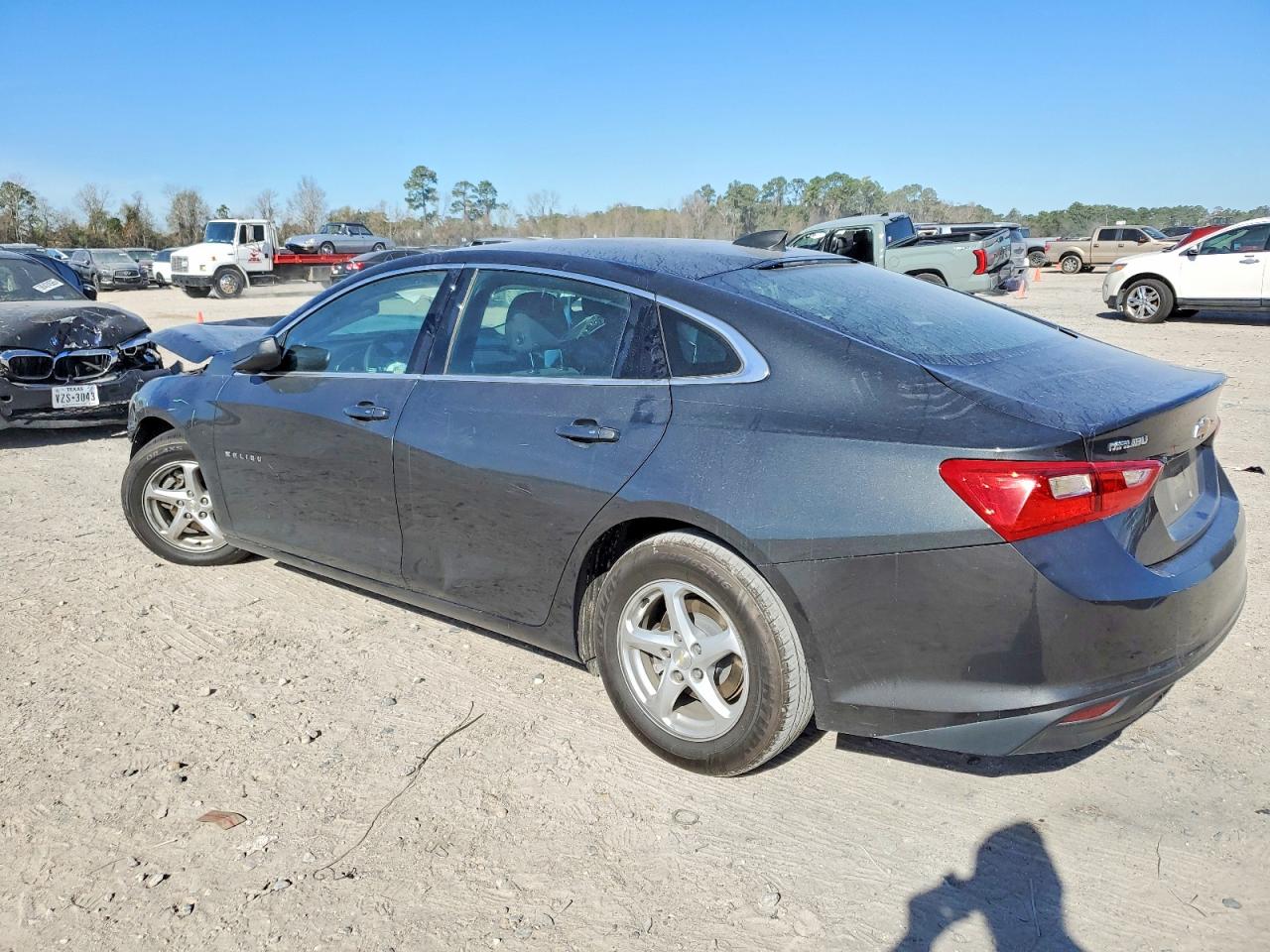 2018 CHEVROLET MALIBU LS photo 2