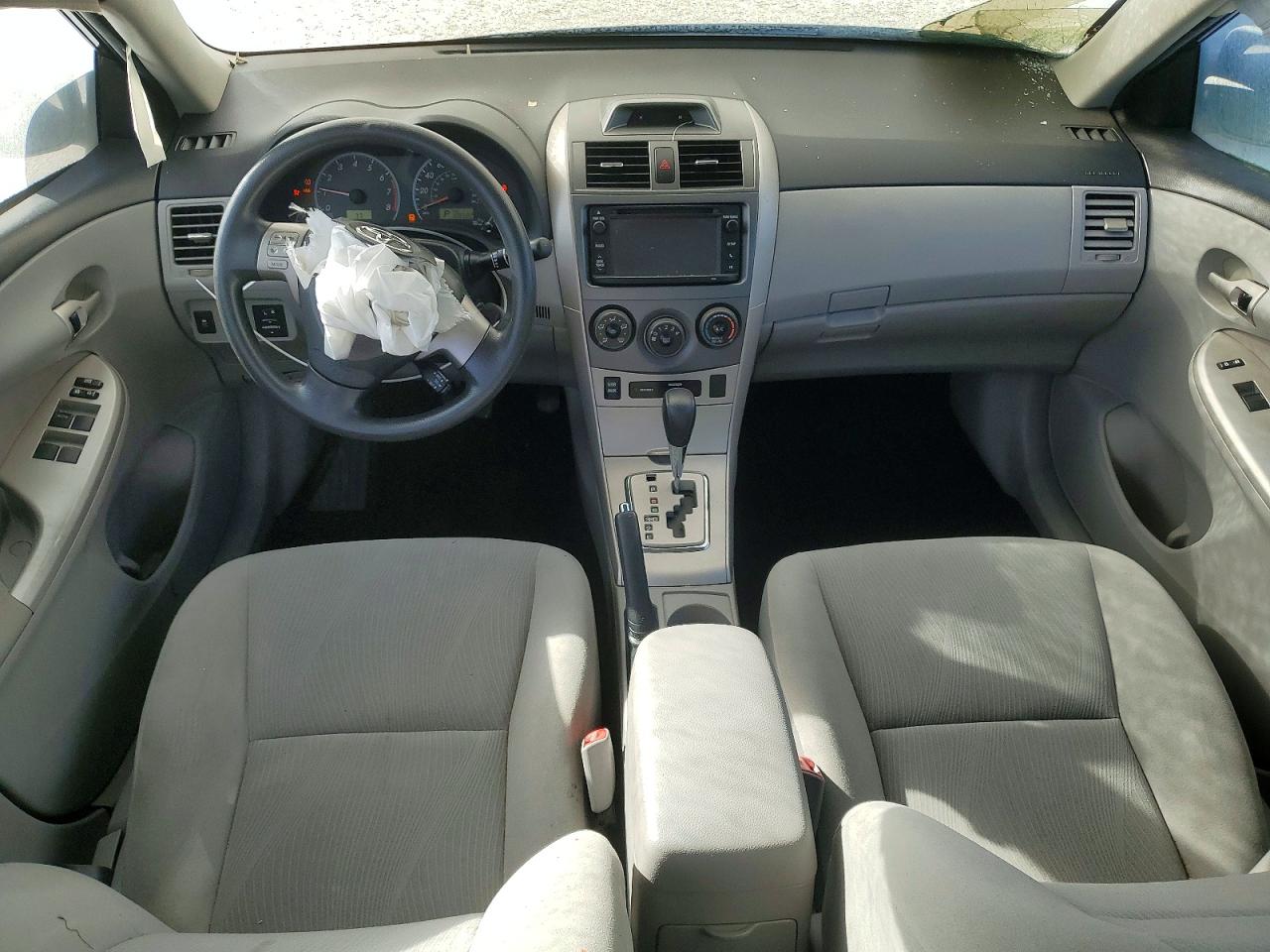 2013 TOYOTA COROLLA BASE photo 8
