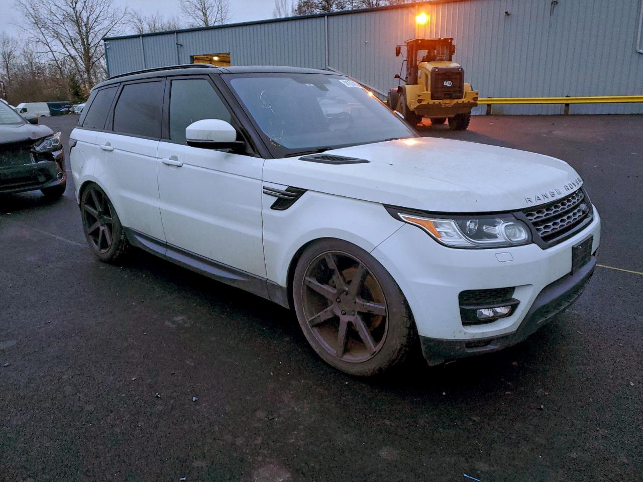2016 LAND ROVER RANGE ROVER SPORT SE photo 4
