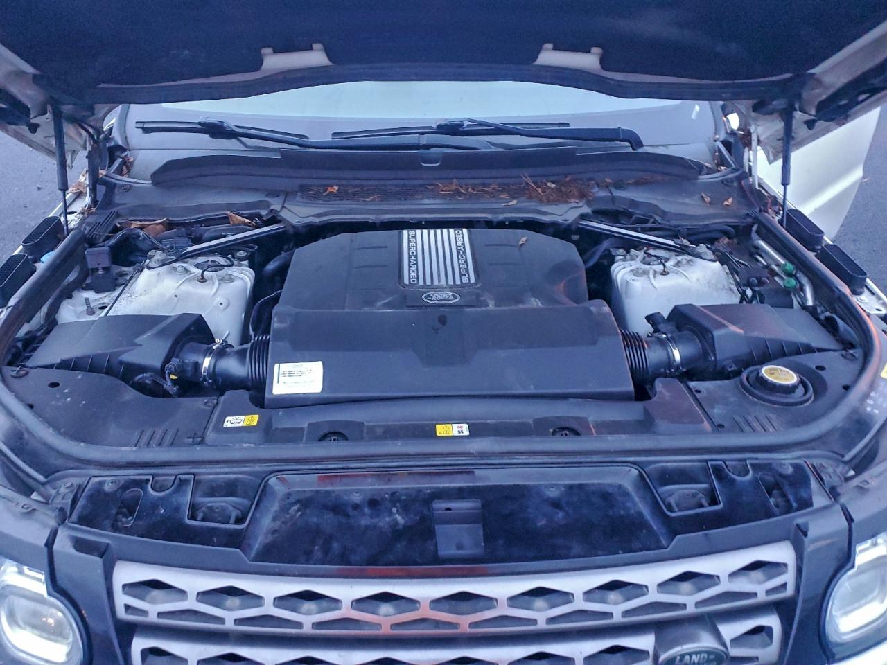 2016 LAND ROVER RANGE ROVER SPORT SE photo 12