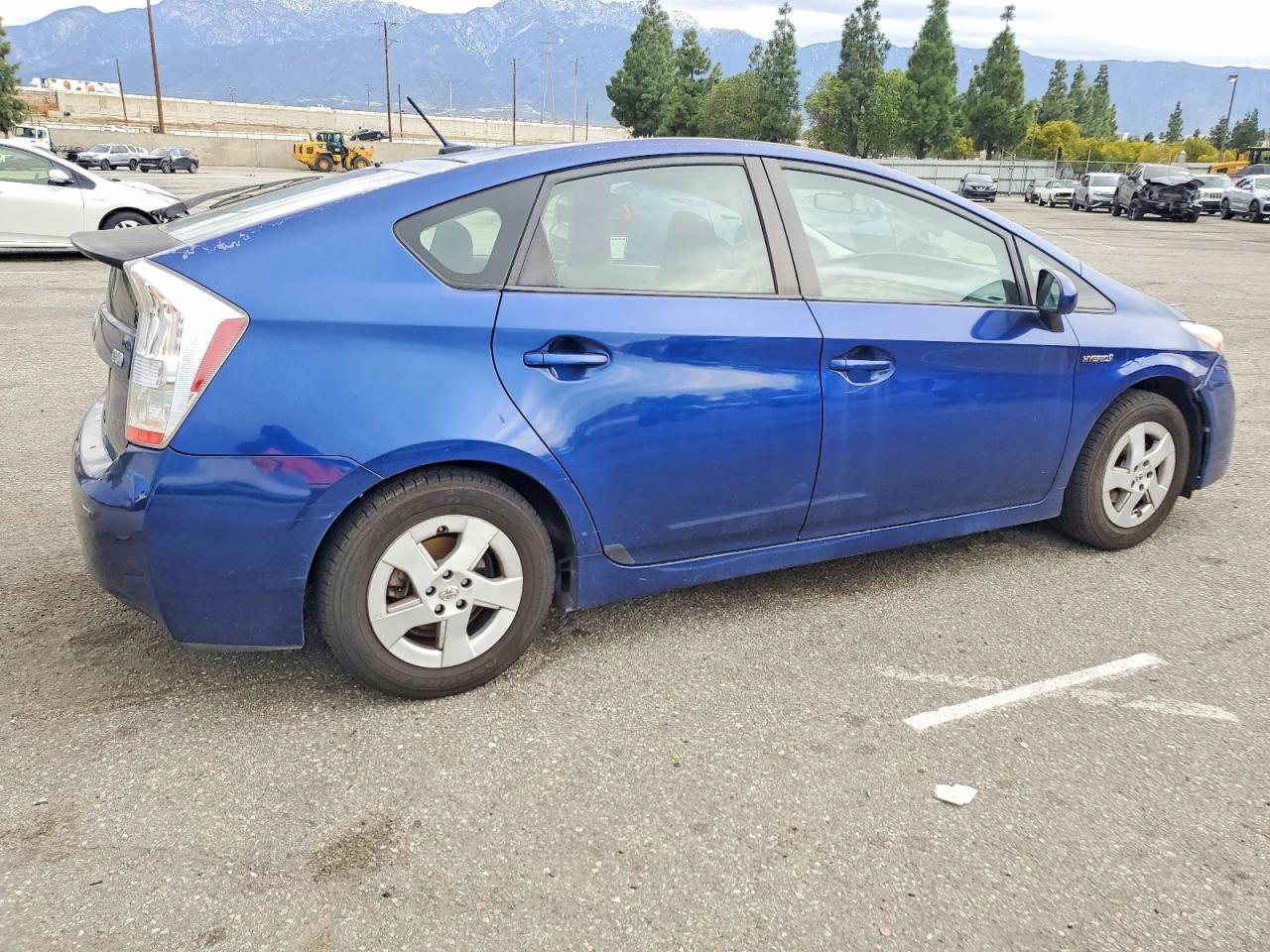 2010 TOYOTA PRIUS photo 3